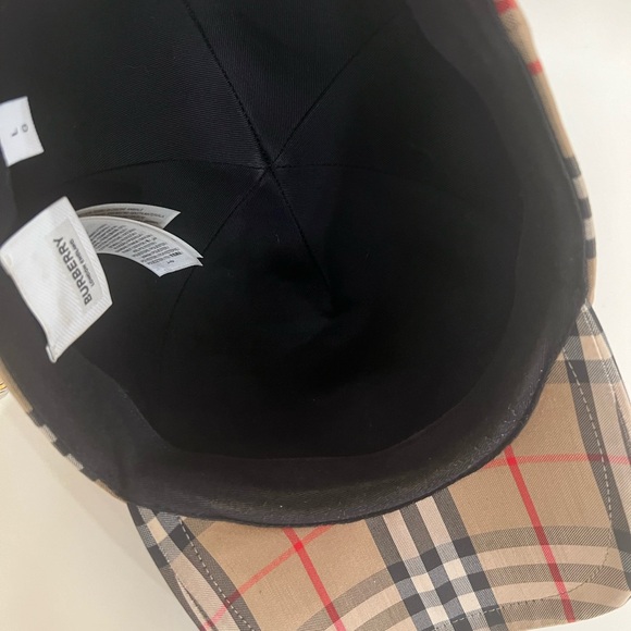 Burberry Baseball Cap - Picture 6 of 9